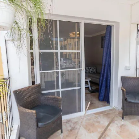 Nely Y Pietro Share Apartment-3